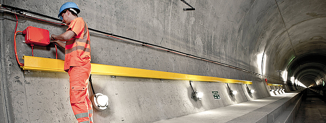 It would be no exaggeration to call the Gotthard Railway Tunnel an engineering marvel. Lessons learnt in tunnel fire safety have influenced every safety aspect of its design. That’s why the junction boxes trusted to provide this protection are WKE fire-resistant enclosures from Spelsberg.