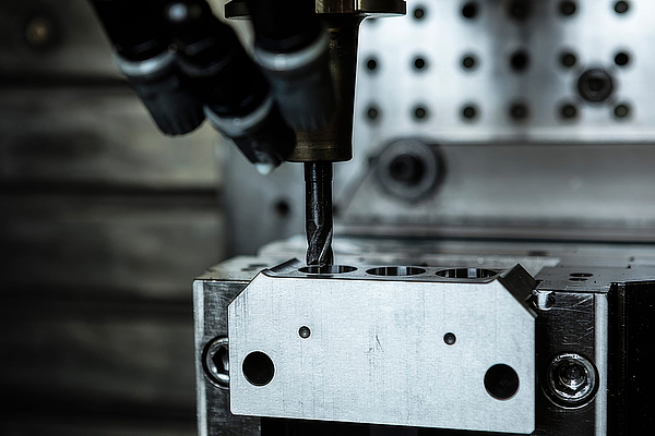 Spelsberg uses state-of-the-art CNC-controlled machines and systems to
ensure precise results
