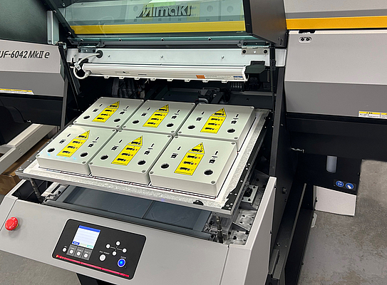 Printing logos and text directly on the Spelsberg Enclosures much more durable, especially when is used in an industrial or outdoor environment.