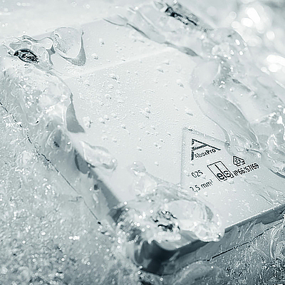 Spelsberg enclosure Abox Pro provides high impact resistance
plus protection against water, heat, and sunlight.